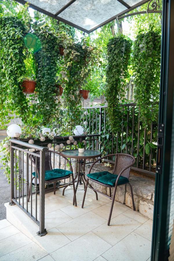 La Guardia Apartment With Free Private Parking リエカ エクステリア 写真