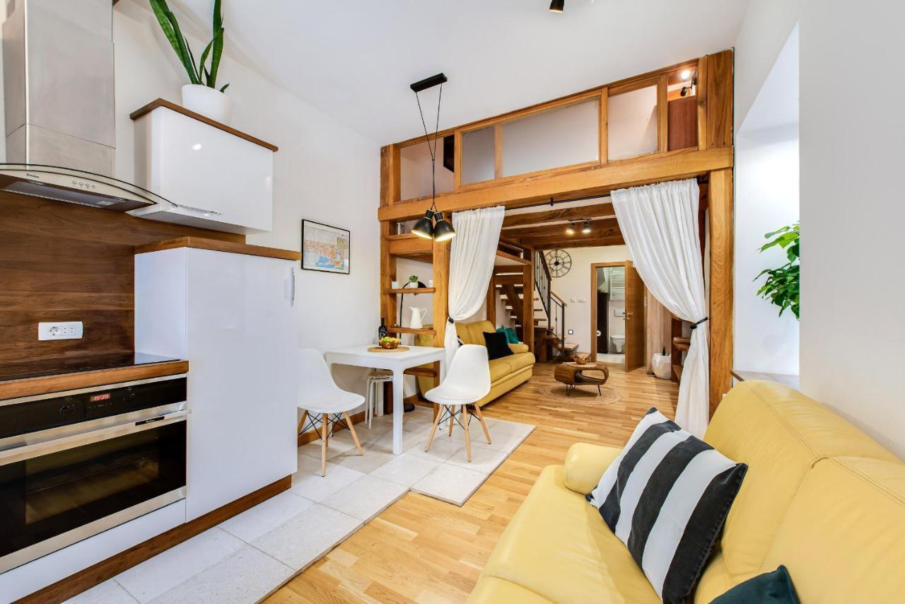 La Guardia Apartment With Free Private Parking リエカ エクステリア 写真
